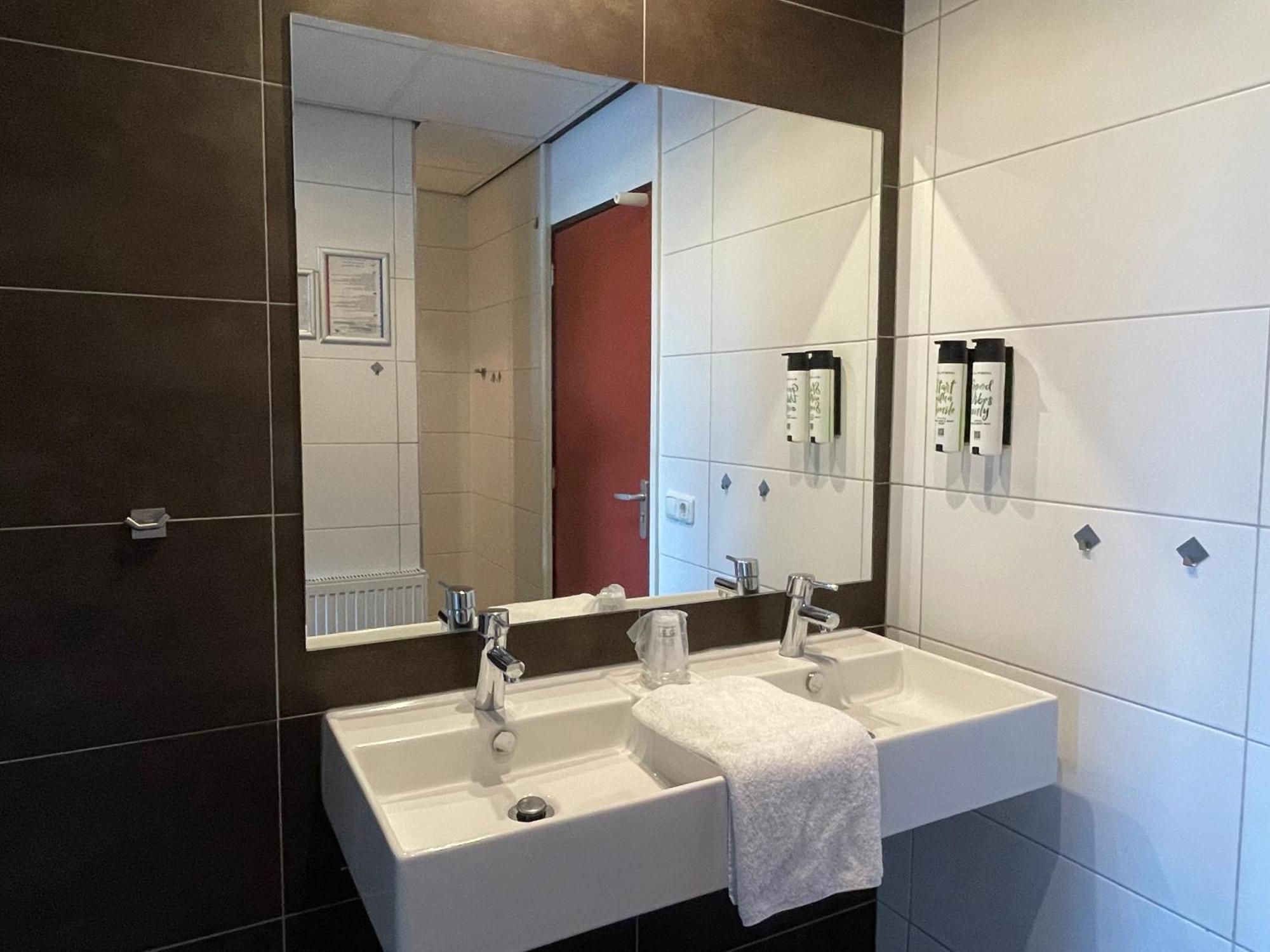 Auberge de jeunesse Oer'T Hout à Grou Extérieur photo