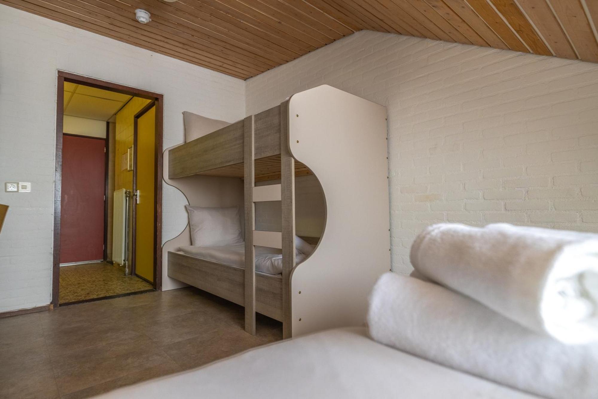 Auberge de jeunesse Oer'T Hout à Grou Extérieur photo
